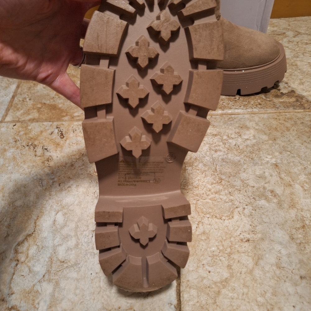 Booties - Picture 3 of 5